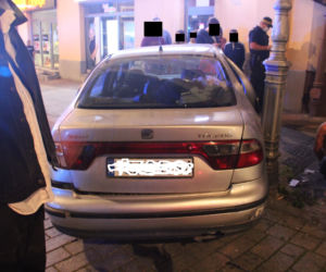 Wariacki rajd pijanego kierowcy po deptaku w Kielcach! Zdjęcia z wypadku