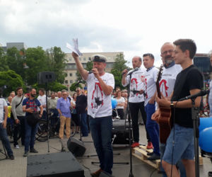 Tak rzeszowianie bronili pomnika Czynu Rewolucyjnego