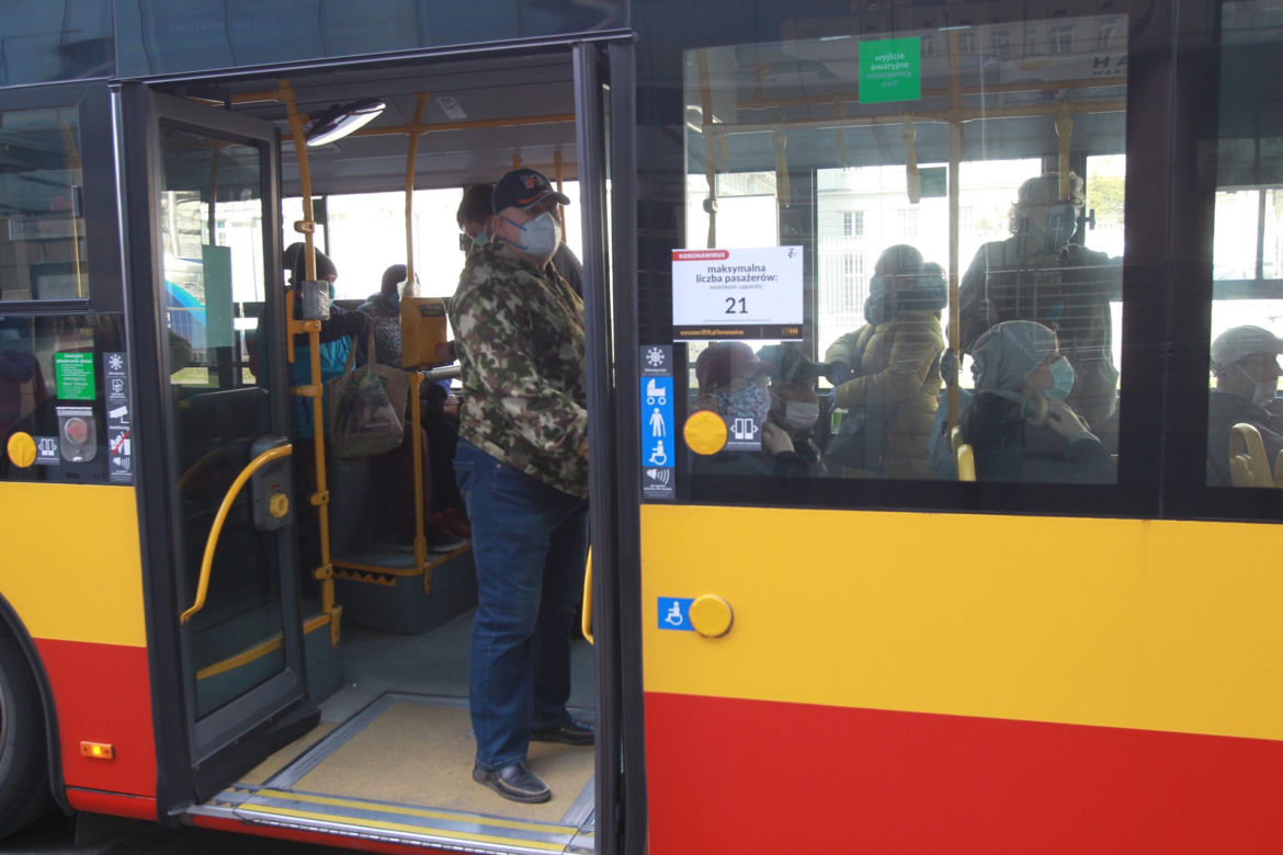 Tłumy w autobusach