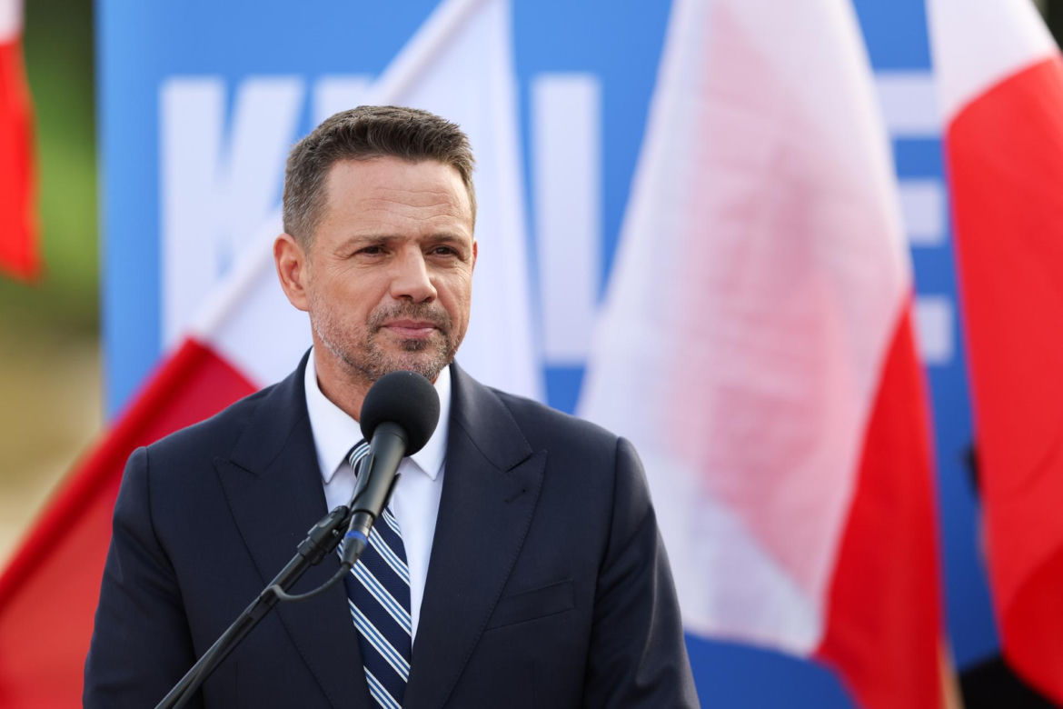 Tyle można zarobić w stołecznym ratuszu. Niektórzy mają wypłatę wyższą niż Trzaskowski! 