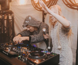 Bez białej sukni i na bosaka? Powstaje nowa era ślubów i wesel!