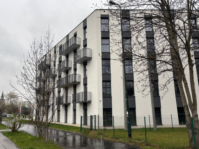 Dom przy ul. Jutrzenka 4 w Krakowie i sąsiedni akademik