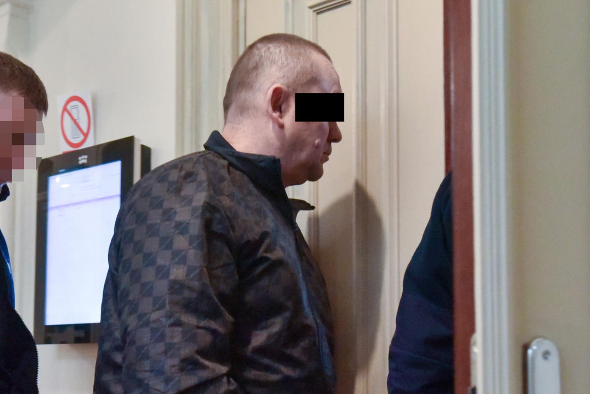 Zatłukł Andrzeja kijem i chciał upozorować wypadek.