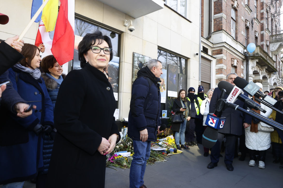 Warszawa. Manifestacji pod hasłem: Matki wołają przestańcie strzelać do dzieci!