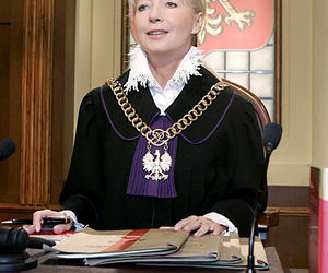 Pamiętacie sędzię Annę Marię Wesołowską? Tak dziś wygląda gwiazda telewizji. Aż trudno uwierzyć, że ma 71 lat!