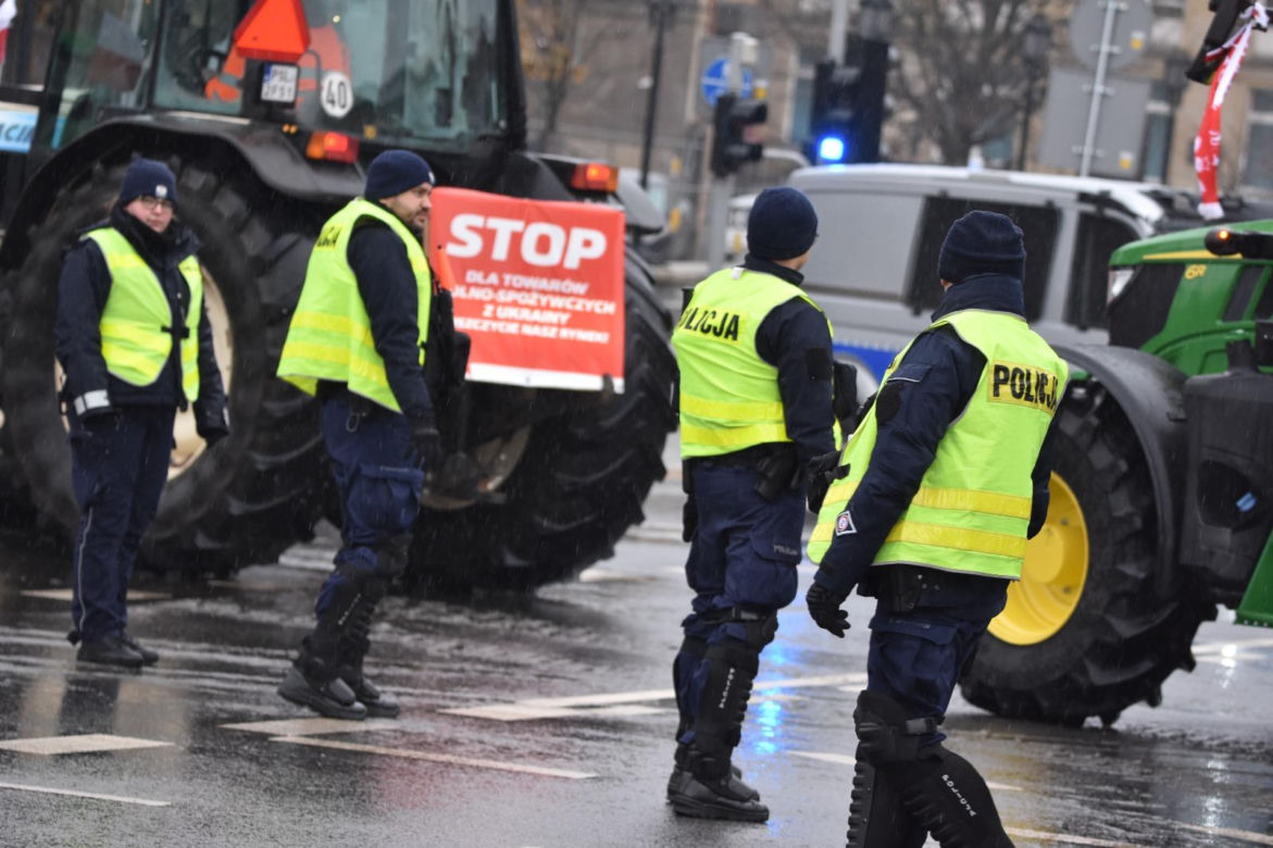 Protest rolników 2024. Ciągniki rolników blokują wjazdy do Poznania