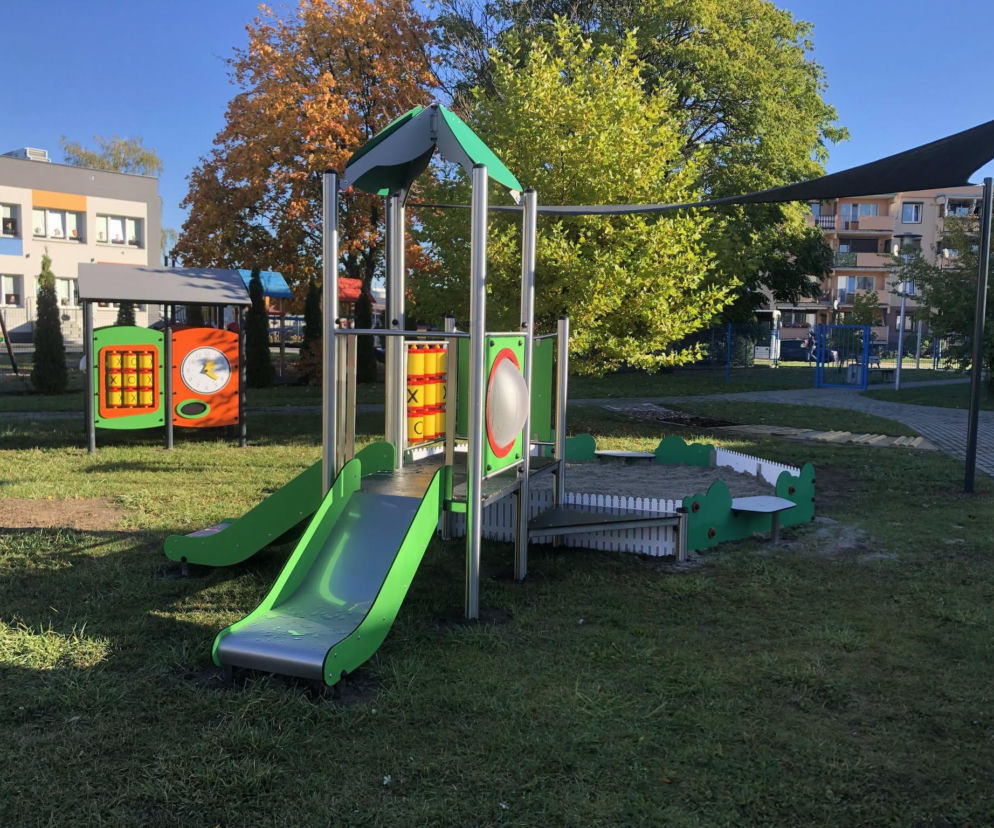 Frajda dla maluchów! Na placu zabaw w Górze są nowe elementy