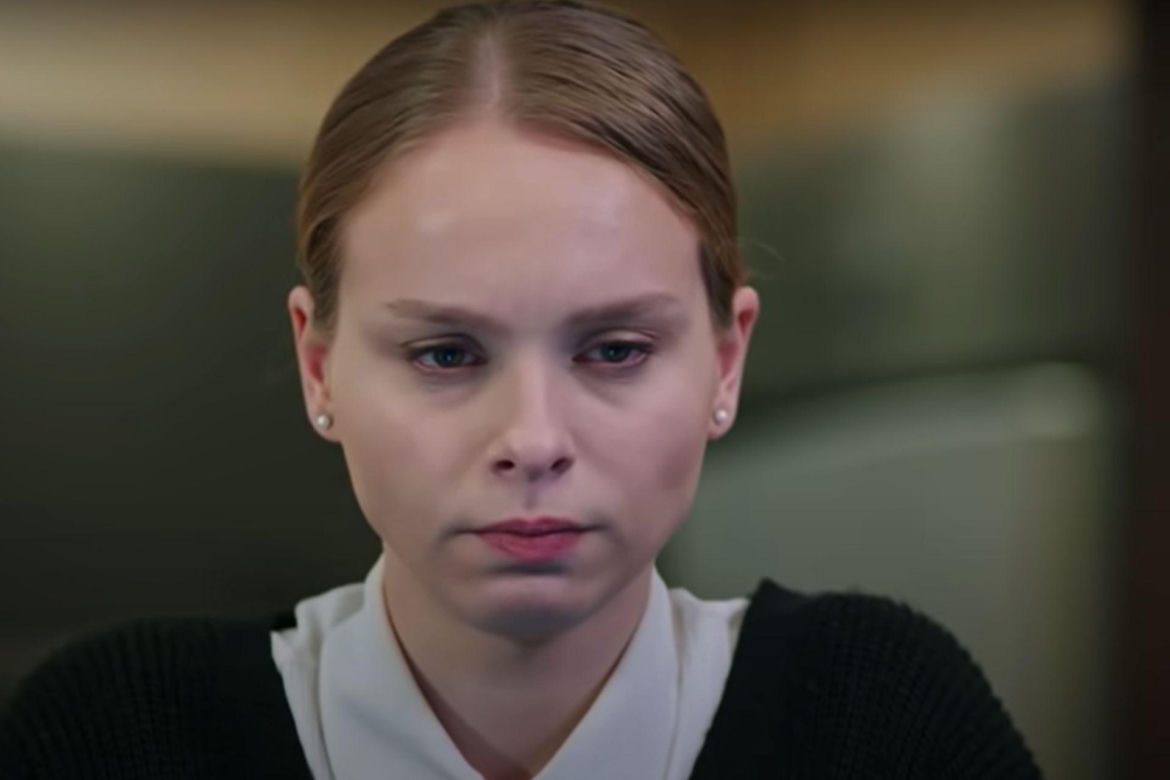 Zeynep Naz Biçer na planie serialu "Dziedzictwo" 