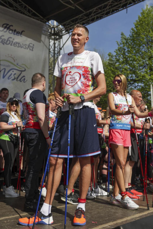Najwyższy uczestnik "Tańca z gwiazdami" mierzy 218 cms. Kim jest Cezary Trybański?