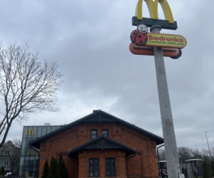 Nietypowy McDonald's przy ul. Radzymińskiej w Warszawie