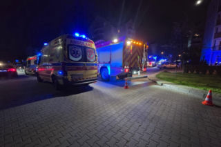 Eksplozja i pożar bloku w Jaworznie. Część budynku runęła, są ranni