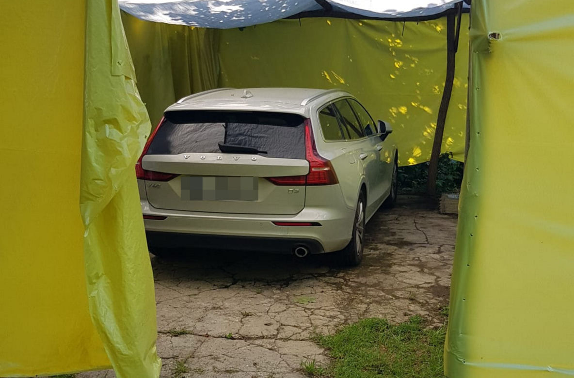 Wielka akcja stołecznej policji. Zatrzymali dwóch groźnych przestępców i odzyskali drogie auto
