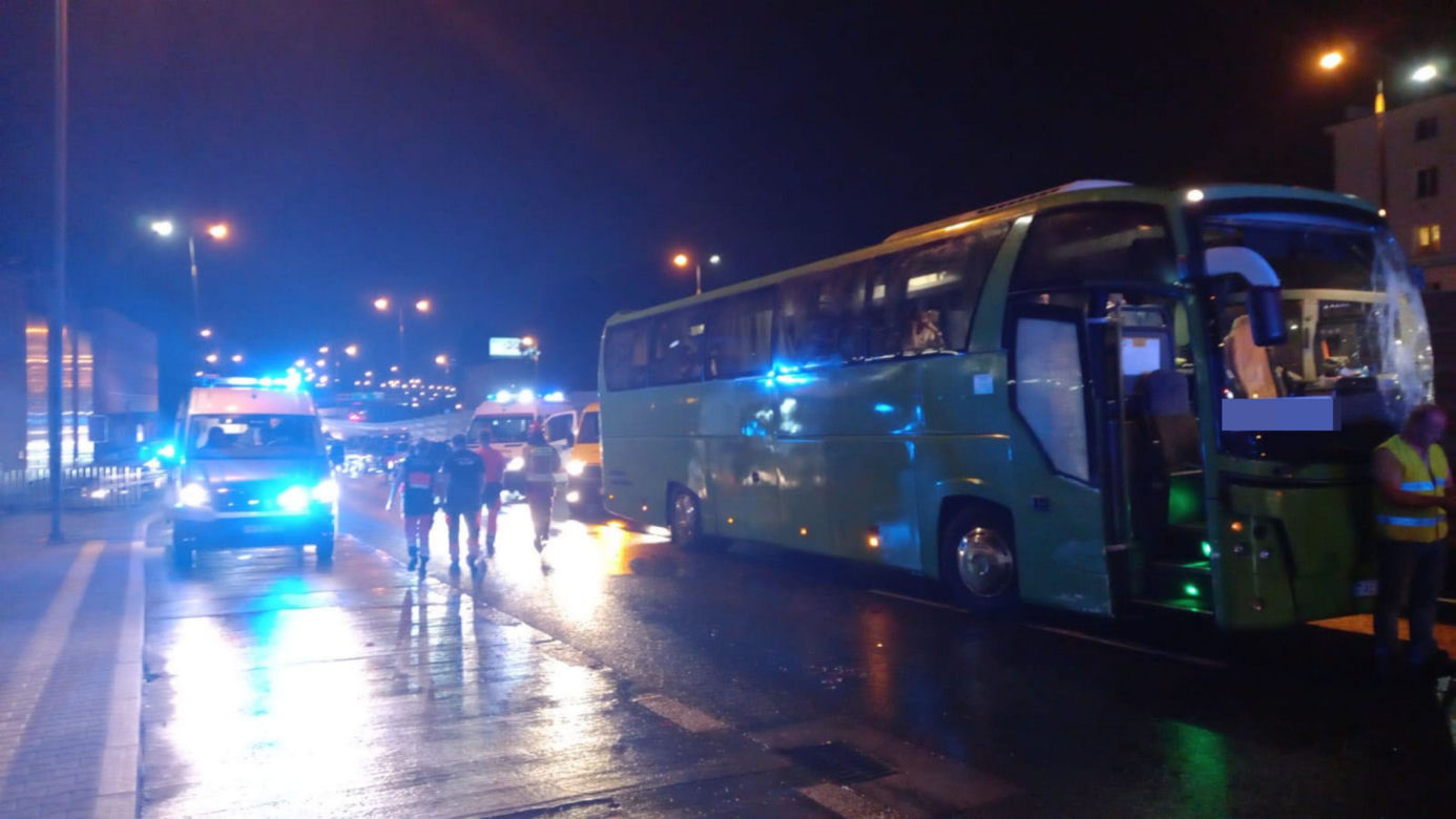 Groza! Kolejny przerażający wypadek autokaru w Warszawie