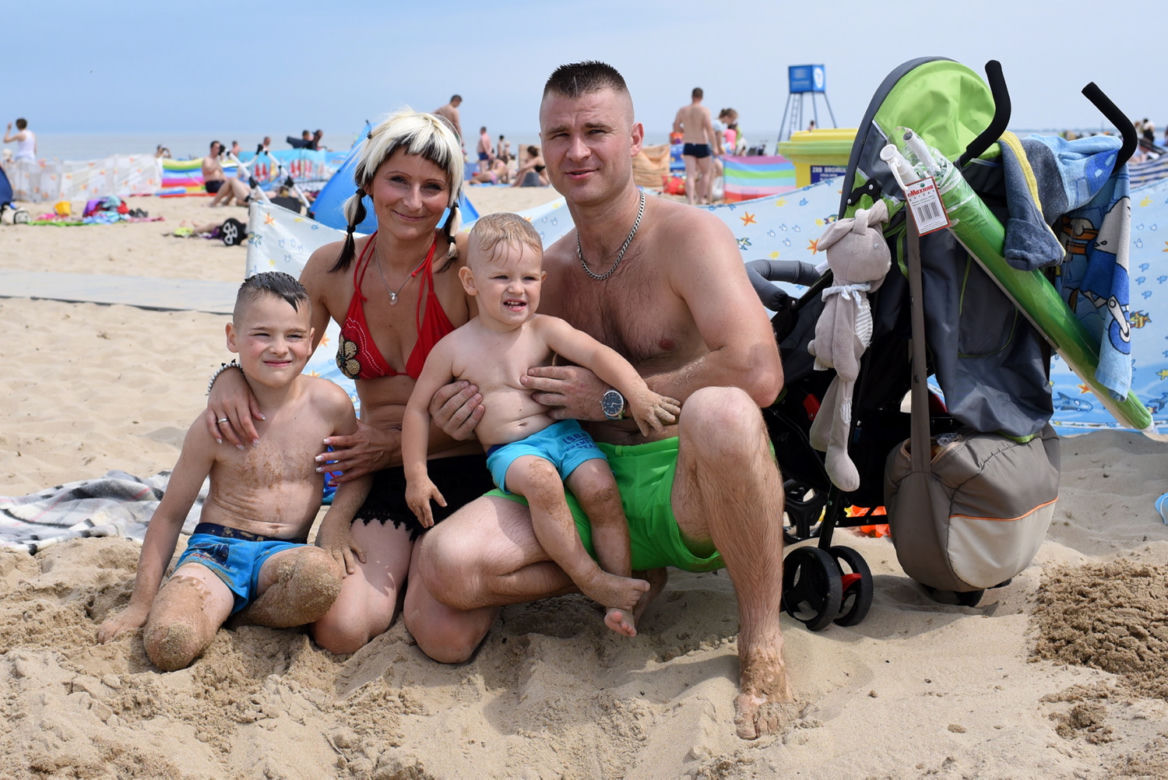 POLACY PSUJĄ JEJ URLOP