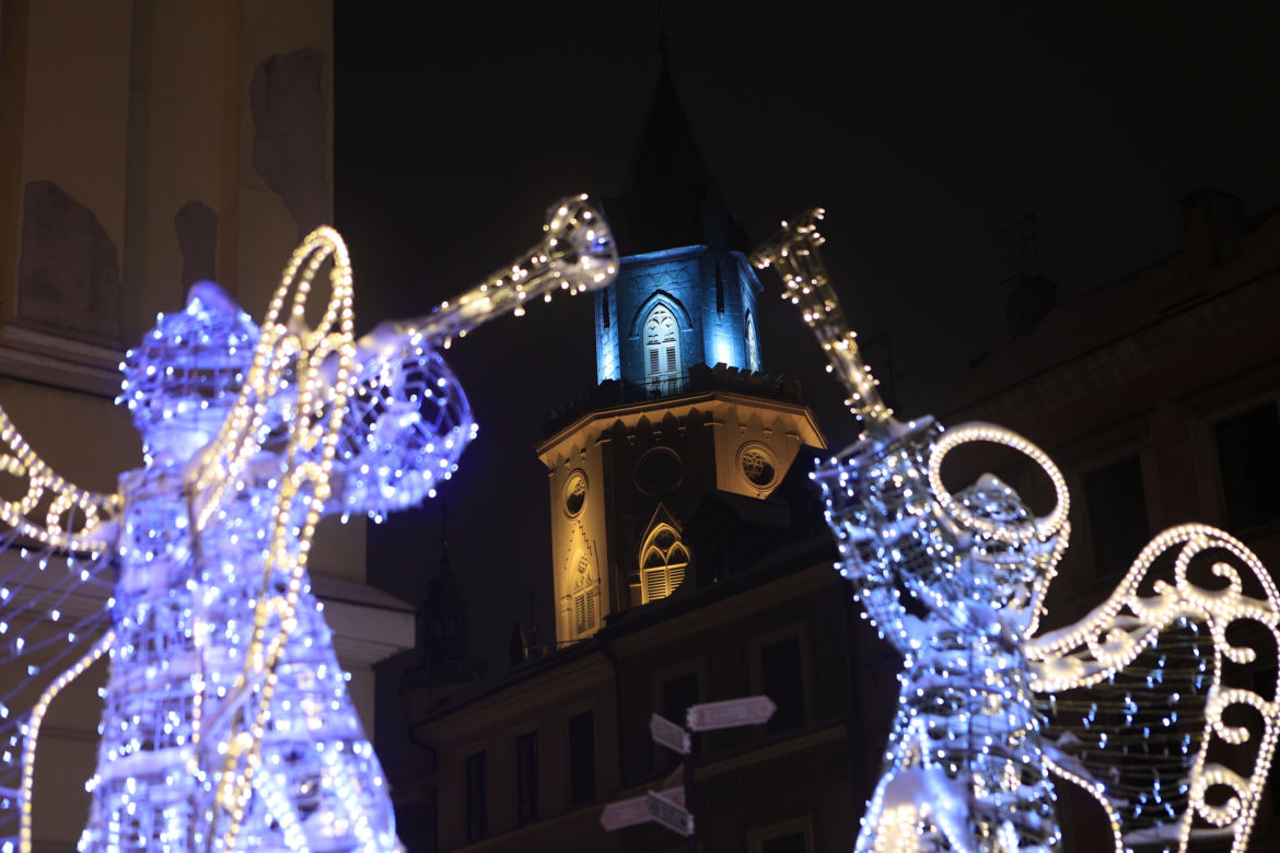 Śnieżny Lublin wieczorową porą
