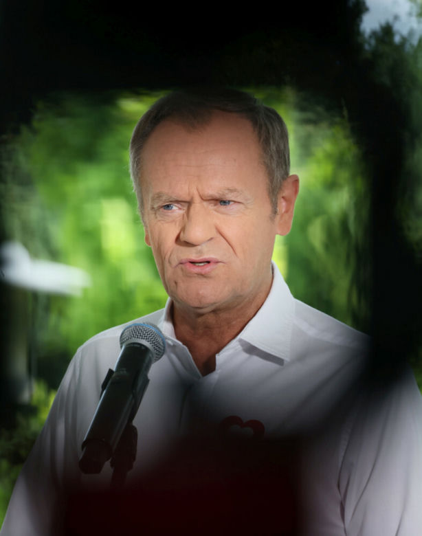 Tusk nosi buty za 3800zł