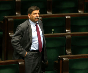 POSŁOWIE PiS PŁACZĄ NA OBNIŻKI UPOSAŻENIA