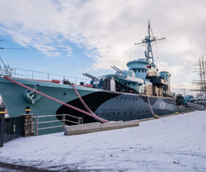 ORP Błyskawica opuściła swoje miejsce przy nabrzeżu w Gdyni