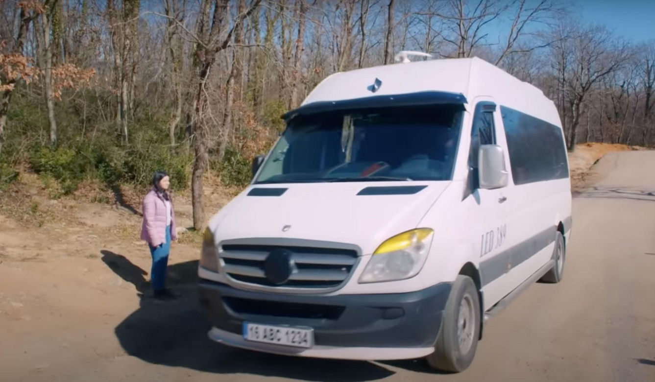 Sila ocali siostrę przed Alperem i trafi za kratki. Kuzey potraktuje ją bardzo okrutnie.