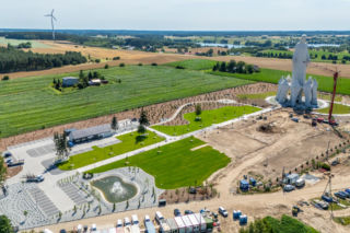 Budowa pomnika Matki Boskiej w Konotopiu