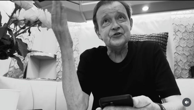 Jan Frycz na nagraniu Krzysztofa Skoniecznego