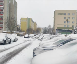 Białystok. Kwietniowy atak zimy. Osiedle pod śniegiem