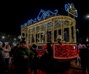 Ruszył świąteczny Jarmark w Bytomiu. Kultowy tramwaj i kaszanka wikinga