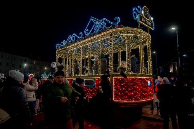 Ruszył świąteczny Jarmark w Bytomiu. Kultowy tramwaj i kaszanka wikinga