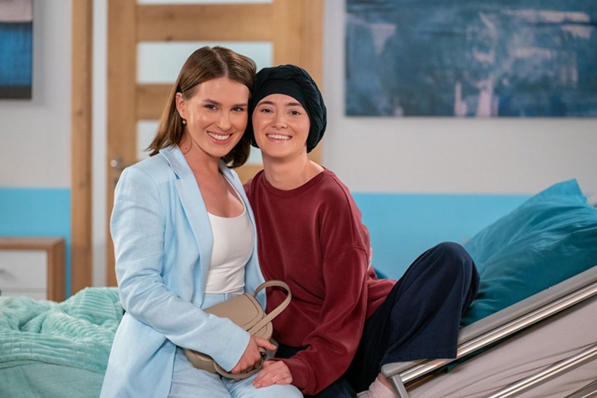 Pierwsza miłość odc. 4099. Angelika (Patrycja Franczak), Eliza (Anna Maria Sieklucka)