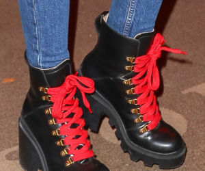 Paris Jackson w koszulce z brytyjską flagą