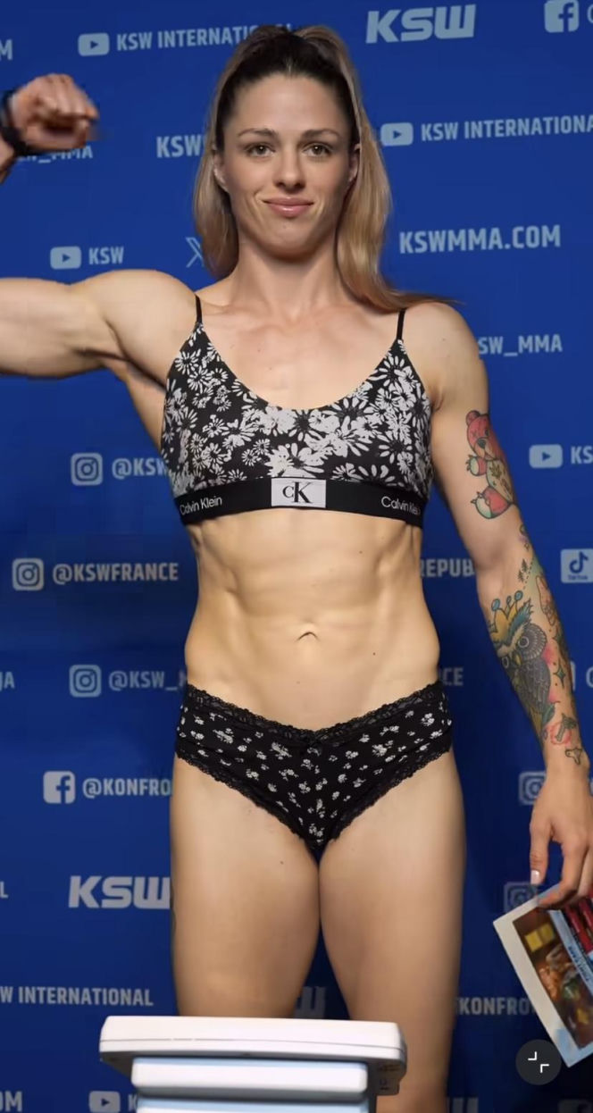 Wiktoria Czyżewska i Sara Luzar-Smajić na ważeniu przed KSW 118