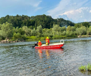 Godzinna walka o życie 75-latka. Ratownicy wyciągnęli go z Dunajca