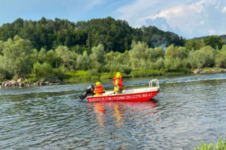 75-latek zniknął pod powierzchnią wody. Dunajec pokazał zdradliwe oblicze