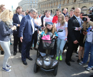 PIS NASYŁA DZIAŁACZY NA KOMOROWSKIEGO.