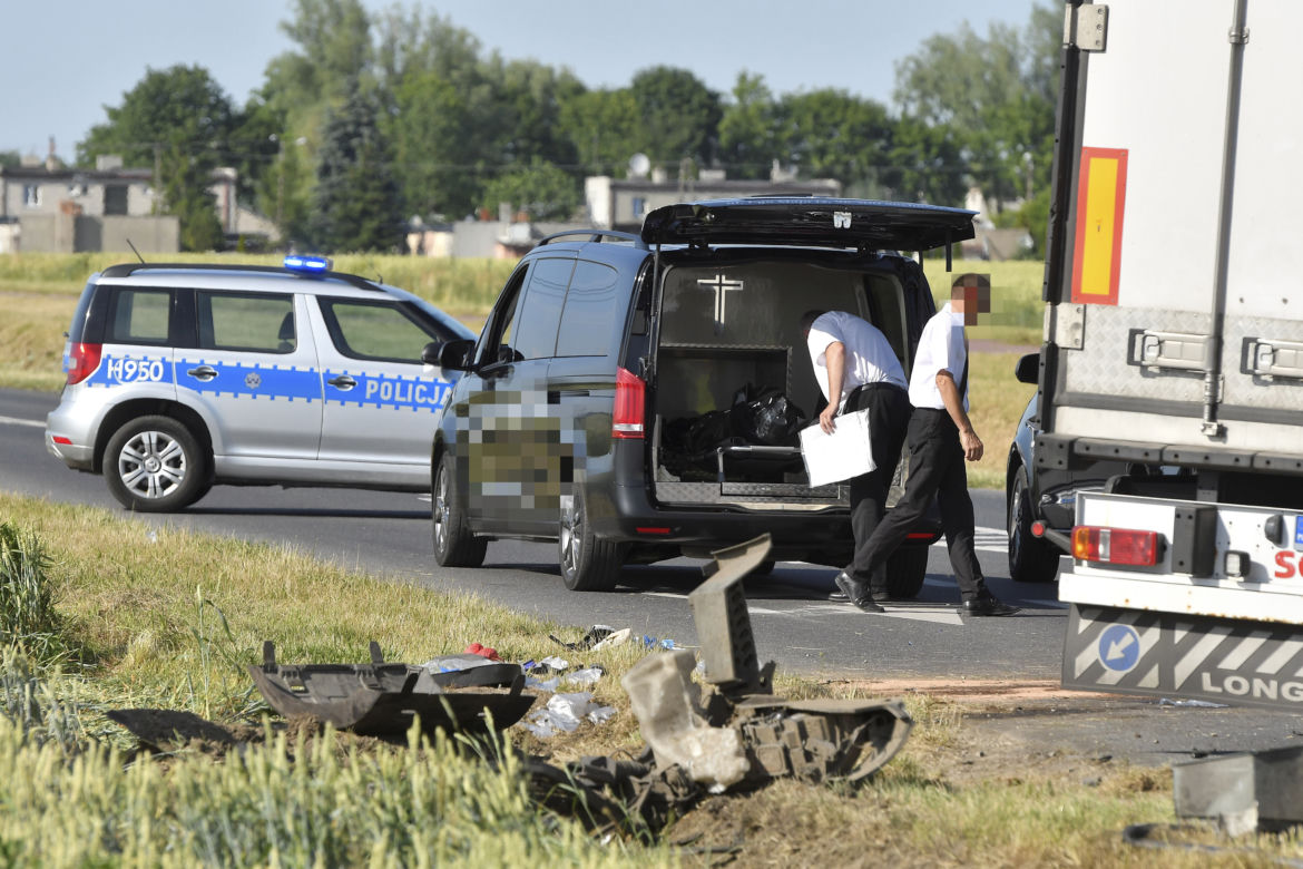 Znak "stop" stanął na skrzyżowaniu śmierci. Minął rok od potwornej tragedii w Elżbietowie