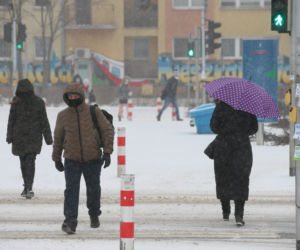Zamieć śnieżna paraliżuje Warszawę