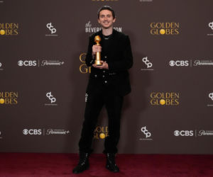 Pamela znów jest blondynką! Zobacz kreacje ze Złotych Globów