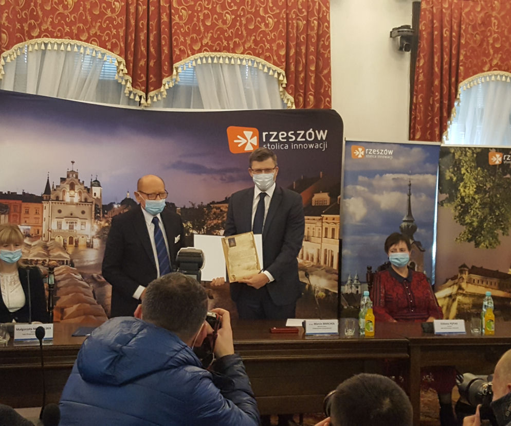 RZESZÓW: Miasto przekazało działkę pod budowę Sądu Okręgowego. Kiedy przejmie Zamek?