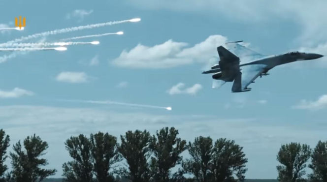 Ukraińskie F-16 na froncie. Taktyka z Zachodu nie wystarczyła, piloci stworzyli własną