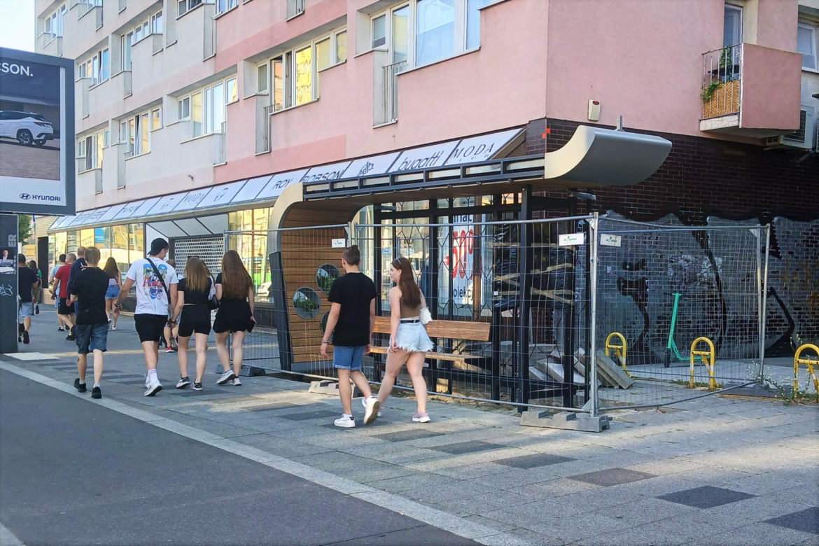 "Zielone przystanki" na al. Wyzwolenie