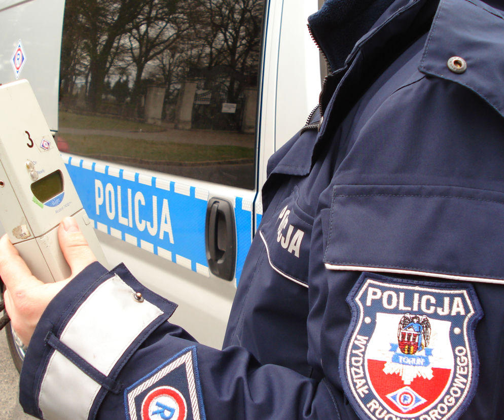 Śmiertelne zagrożenie na drodze koło Radziejowa. Jechał, choć nie mógł chodzić! Policjanci w szoku
