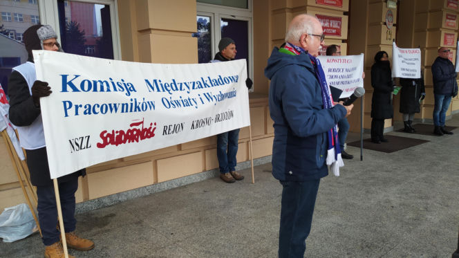 Pikieta nauczycieli w Rzeszowie