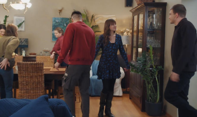 M jak miłość odc. 1933. Matylda (Klementyna Lamort), Majka (Matylda Giegżno), Ewelina (Anna Jarosik), Janek (Jakub Sirko), Mateusz (Rafał Kowalski), Bogna (Sherazade Wolff)