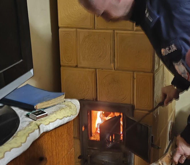 Starsza pani omal nie zamarzła w swoim mieszkaniu