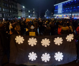 Tysiące osób protestowało w Krakowie po publikacji uzasadnienia wyroku w sprawie aborcji