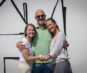 Hospicjum Kolory i ich mural na kamienicy w Lesznie