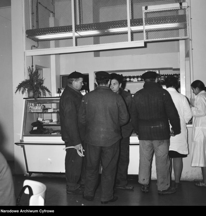 QUIZ PRL. Czy się stoi, czy się leży, trzy tysiące się należy. Tak pracowano w PRL-u