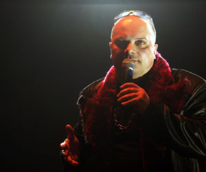 Krzysztof Skiba i jego wizerunek na przestrzeni lat. Tak zmieniał się lider Big Cyca