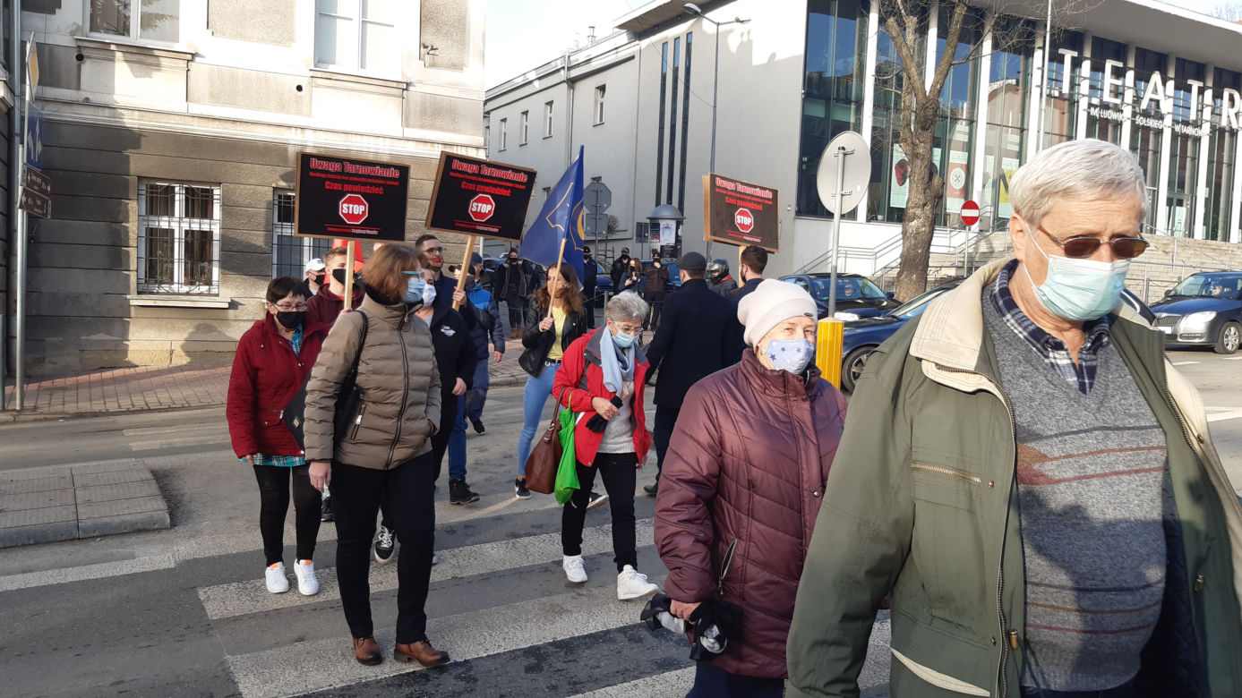 Stop podwyżkom za wodę! Uliczny protest mieszkańców Tarnowa