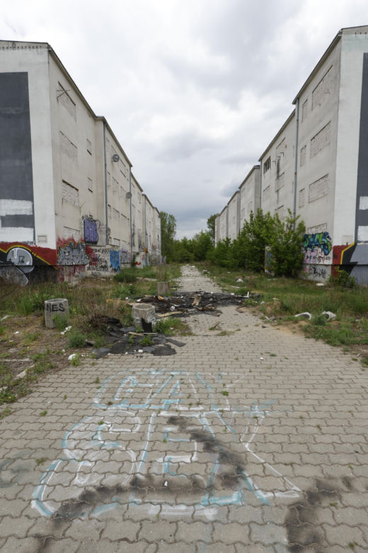 „Czarnobyl” Warszawy zniknie z mapy. „Smród, fetor i grzyb”. Tak wyglądało życie w „13 dzielnicy”